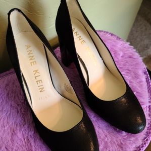 Anne Klein Pumps!